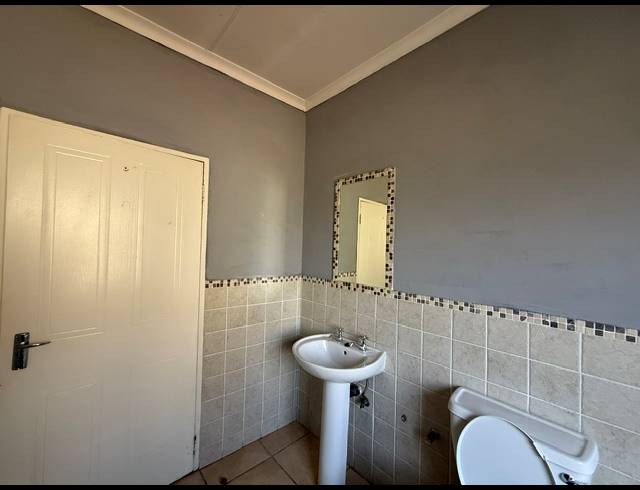 3 BEDROOM FLAT FOR SALE IN CASTLEVIEW